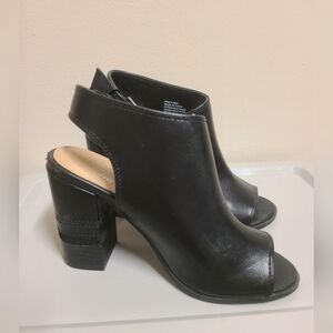 Apt.9 Women's Black Peep-Toe Block Heeled Sandals